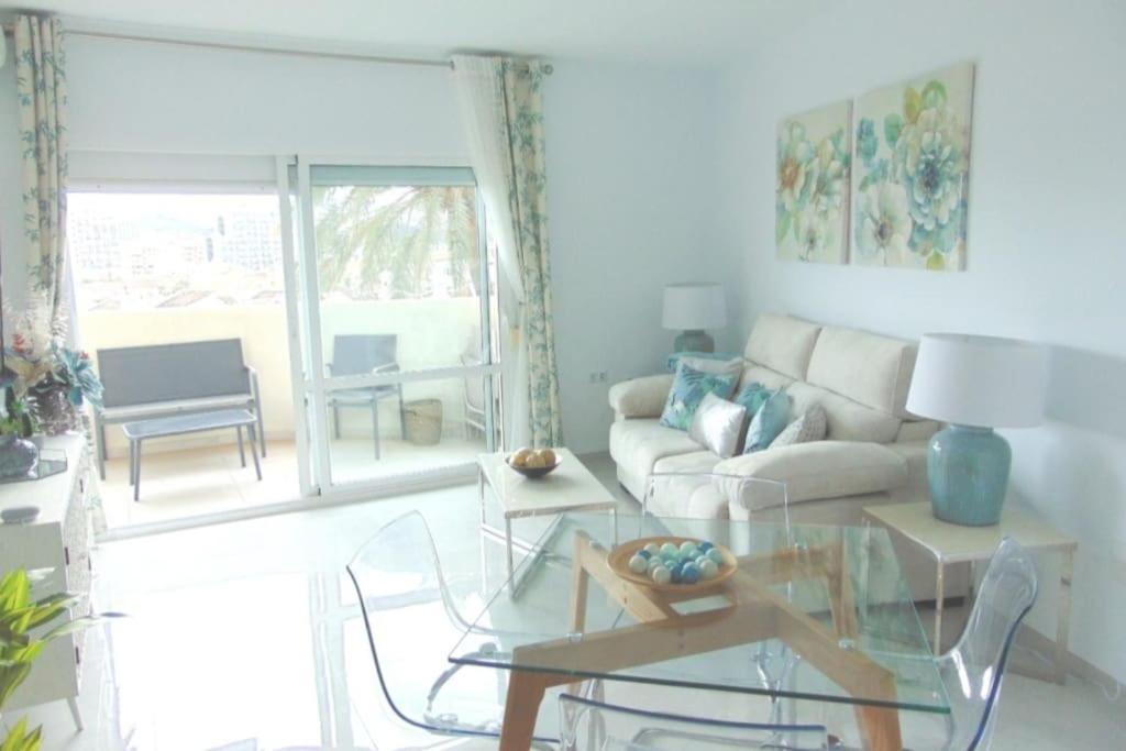 Appartamento Lux. Frontbeach-terrace. 5 Pools.tv. 2 A.c.netflix