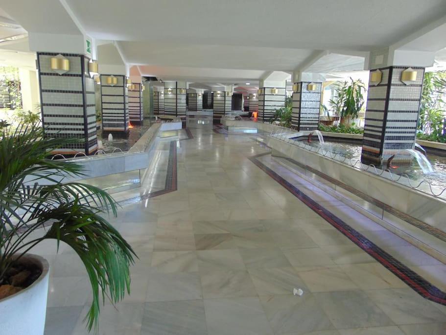Lux. Frontbeach-terrace. 5 Pools.tv. 2 A.c.netflix Appartamento