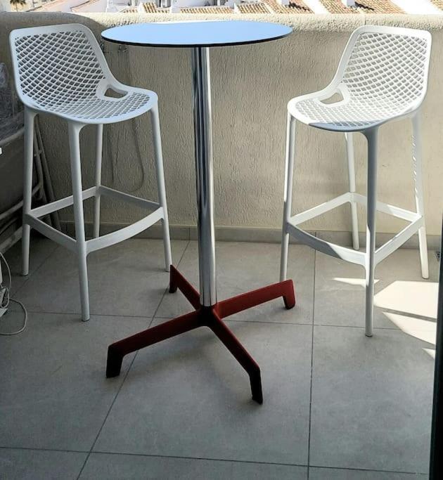 Appartamento Lux. Frontbeach-terrace. 5 Pools.tv. 2 A.c.netflix
