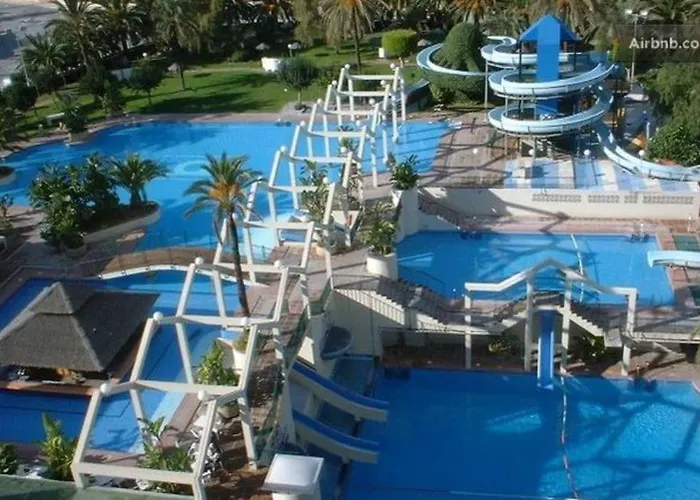 Lux. Frontbeach-Terrace. 5 Pools.Tv. 2 A.C.Netflix